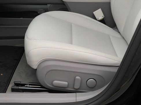 New 2025 Hyundai Ioniq 6 SEL RWD image 11