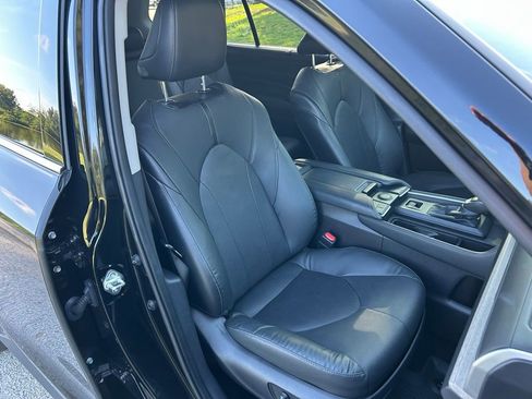 Used 2024 Toyota Grand Highlander AWD image 17