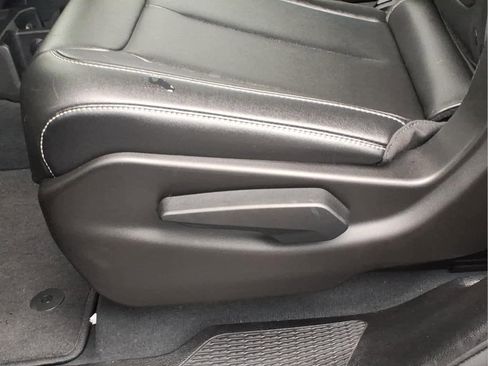 Used 2023 Jeep Grand Cherokee L Limited AWD/4WD image 29
