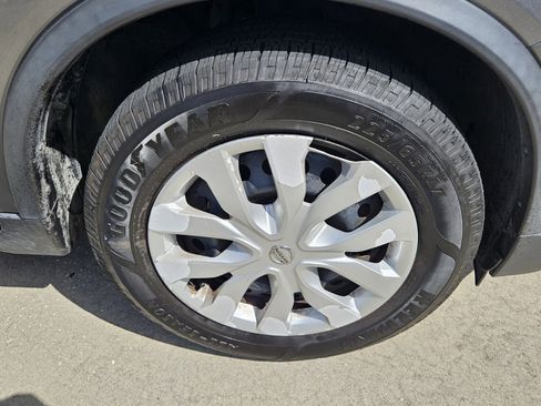 Used 2020 Nissan Rogue S image 12