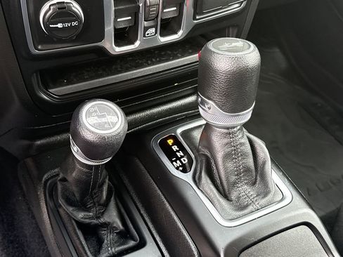 Used 2023 Jeep Wrangler Unlimited Sport image 34