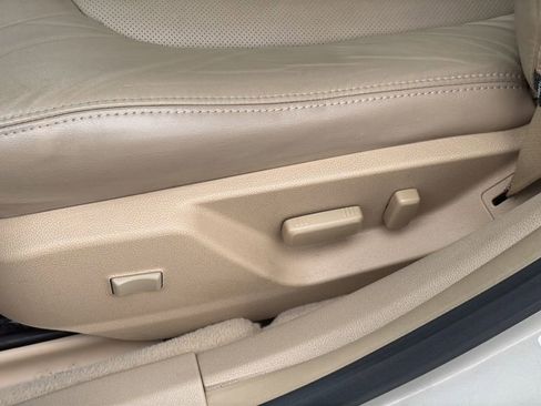 Used 2008 Cadillac CTS 3.6 w/ Wood Trim Package RWD image 10