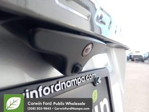 Used 2018 Ford Explorer XLT w/ Equipment Group 202A image 30