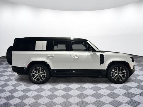 Used 2025 Land Rover Defender 130 X-Dynamic SE AWD/4WD image 7