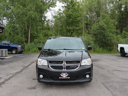 Used 2017 Dodge Grand Caravan SXT FWD image 13