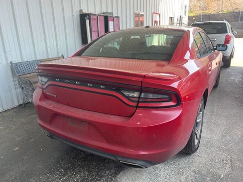 Used 2015 Dodge Charger SE w/ Sport Appearance Group image 4