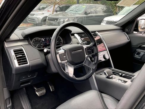 Used 2023 Land Rover Discovery S R-Dynamic image 16