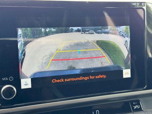 Used 2026 Toyota Camry SE FWD image 29