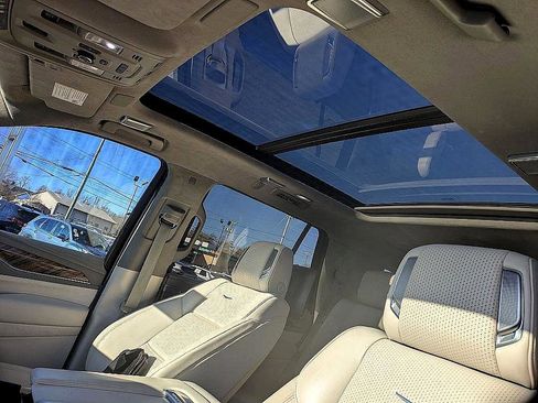 Used 2023 Cadillac Escalade Sport Platinum w/ LPO, ONYX Package image 12