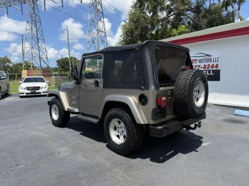 Used 2004 Jeep Wrangler Sahara AWD/4WD image 6
