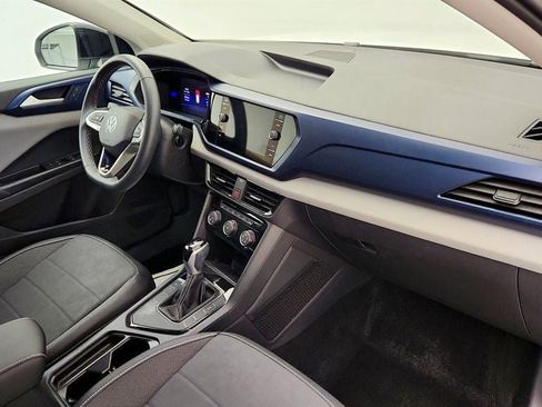 Used 2023 Volkswagen Taos SE w/ Panoramic Sunroof Package image 25