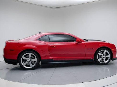 Used 2010 Chevrolet Camaro SS w/ LPO, Ground Effects Package RWD image 8