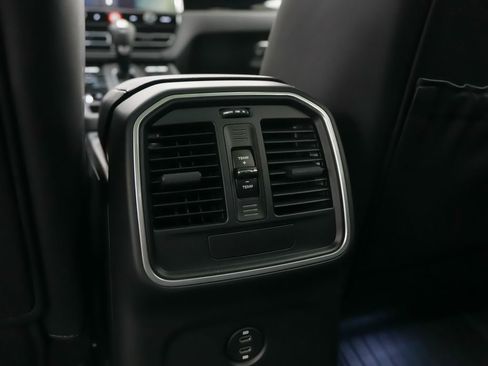 New 2026 Porsche Macan image 20