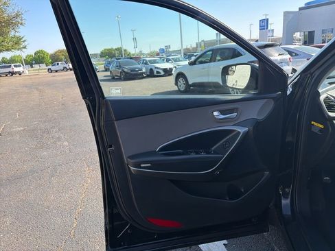 Used 2017 Hyundai Santa Fe Sport image 9