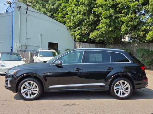Used 2023 Audi Q7 3.0T Premium w/ Convenience Package AWD/4WD image 2