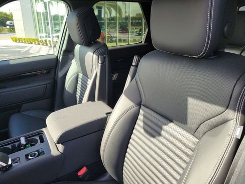 New 2025 Land Rover Discovery S AWD/4WD image 26