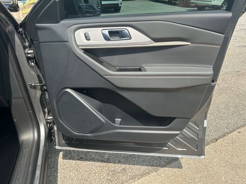 New 2025 Ford Explorer Active w/ Active Comfort Package image 37
