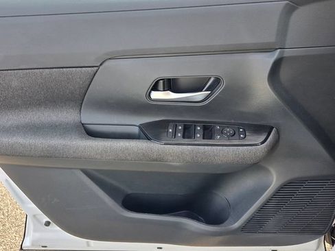 Used 2026 Nissan Kicks SV FWD image 27