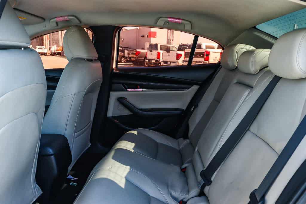 Used 2019 MAZDA MAZDA3 Sedan w/ Preferred Package FWD image 17