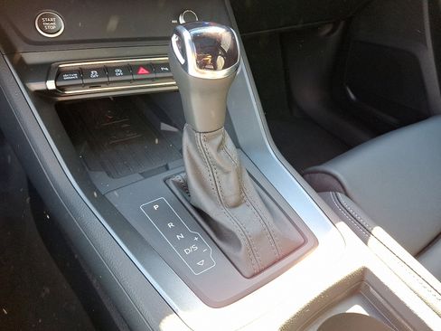 New 2025 Audi Q3 2.0T Premium image 11