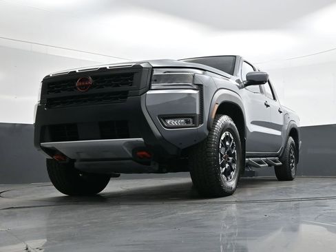 Used 2025 Nissan Frontier PRO-4X w/ Pro Convenience Package image 37