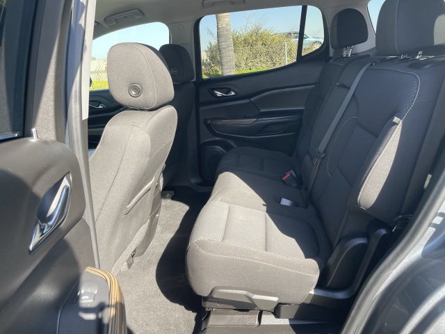 Used 2021 GMC Acadia SLE w/ Driver Convenience Package FWD image 24