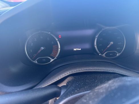 Used 2021 Jeep Renegade Latitude image 9