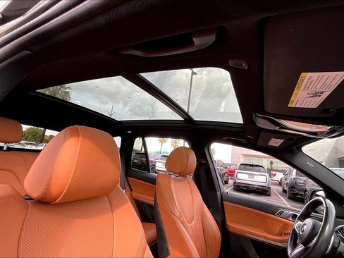 Used 2022 BMW X5 xDrive40i w/ M Sport Package image 25