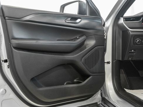 New 2026 Jeep Grand Cherokee Laredo X AWD/4WD image 39