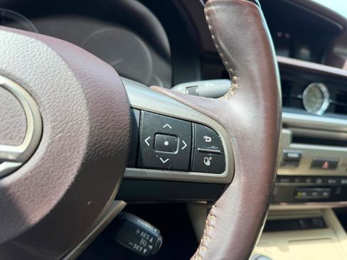 Used 2016 Lexus ES 350 w/ Premium Package w/Wood Trim FWD image 31