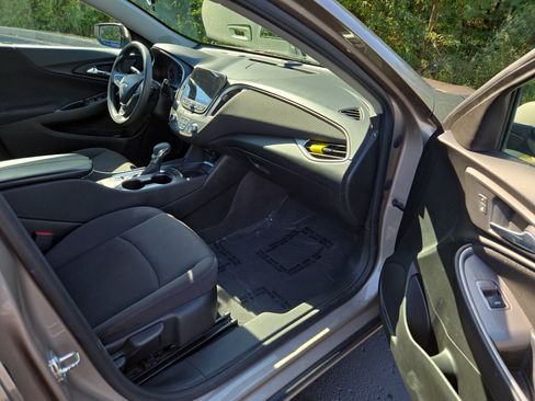 Used 2023 Chevrolet Malibu LT image 23