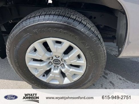 Used 2023 Nissan Frontier SV AWD/4WD image 11