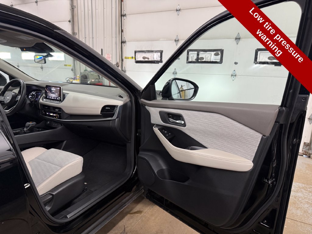 Used 2023 Nissan Rogue SV AWD/4WD image 40
