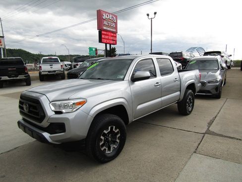 Used 2022 Toyota Tacoma SR AWD/4WD image 1