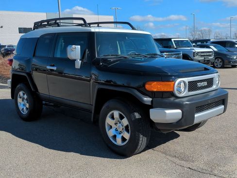 Used 2010 Toyota FJ Cruiser 4WD image 2
