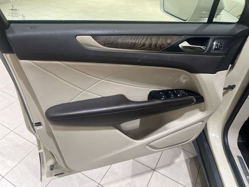 Used 2018 Lincoln MKC Reserve FWD image 22