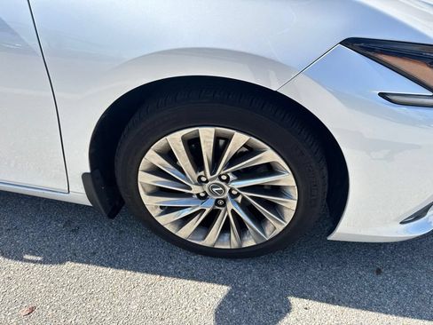 Used 2022 Lexus ES 350 Ultra Luxury w/ Accessory Package 2 FWD image 15