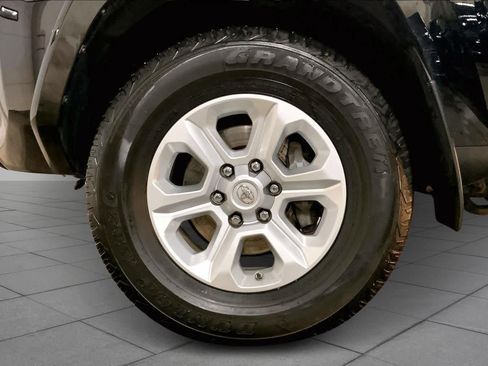 Used 2016 Toyota 4Runner SR5 image 11