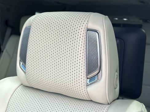 Used 2021 Cadillac Escalade Premium Luxury Platinum image 23