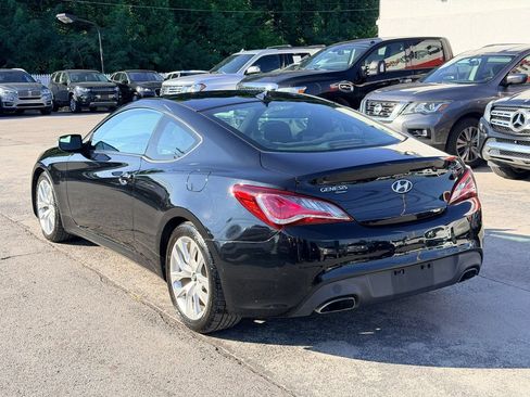 Used 2016 Hyundai Genesis 3.8 RWD image 4