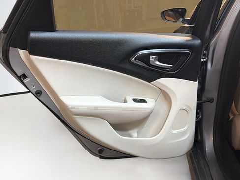 Used 2016 Chrysler 200 Limited FWD image 24