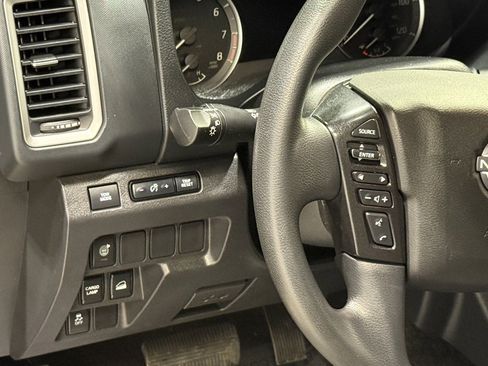 Certified 2022 Nissan Frontier SV w/ Technology Package image 17