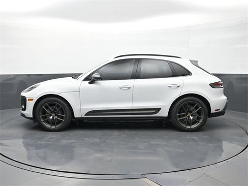 Certified 2023 Porsche Macan Turbo image 2