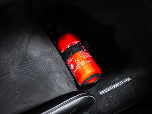 Used 2019 Porsche 911 GT3 RS w/ Weissach Package RWD image 29