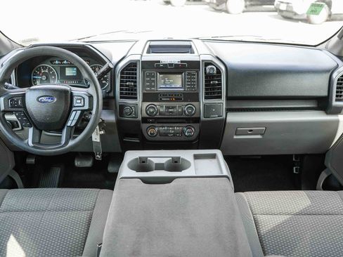 Used 2017 Ford F150 XLT image 12