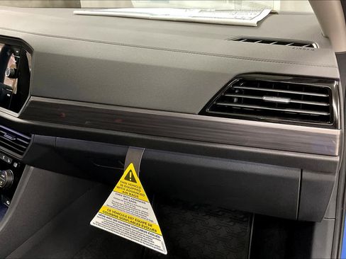 Used 2024 Volkswagen Jetta SEL image 28