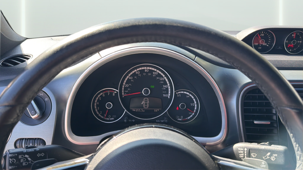 Used 2015 Volkswagen Beetle R-Line FWD image 14