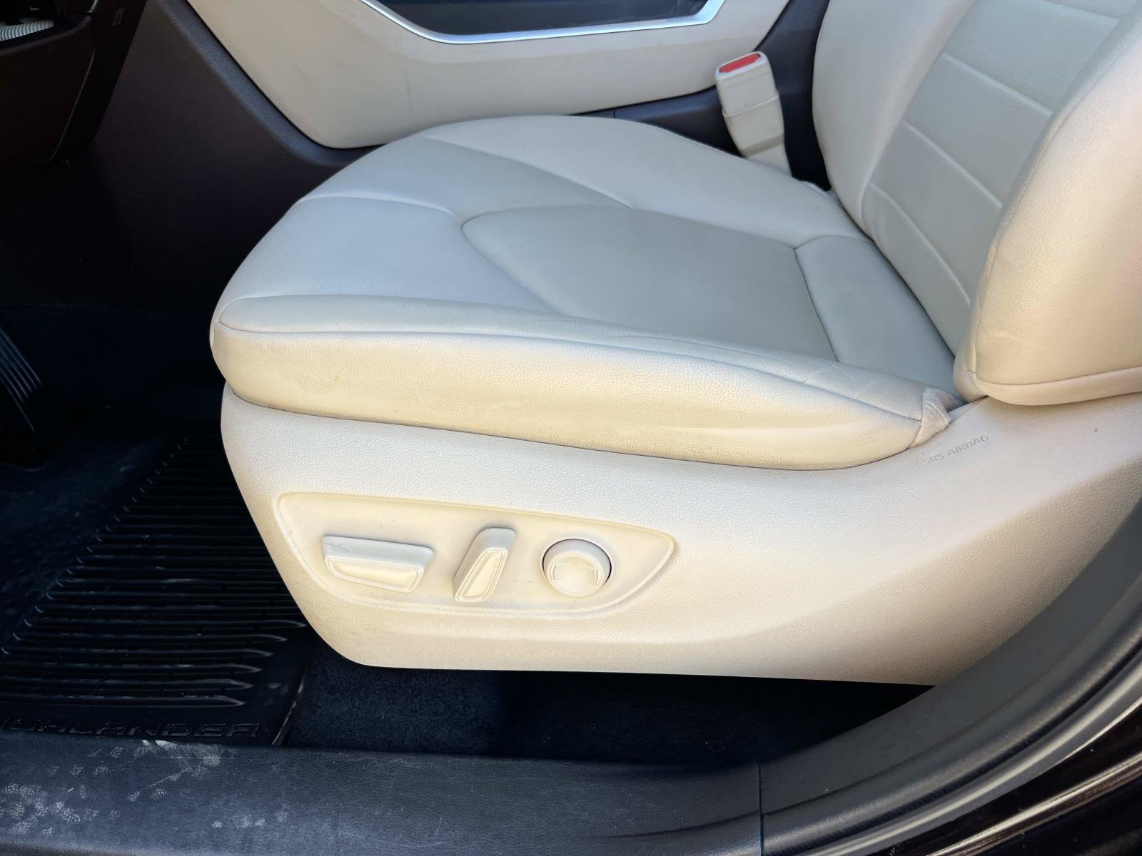 Used 2022 Toyota Highlander XLE FWD image 24