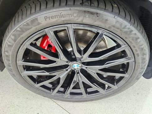 Used 2025 BMW X6 xDrive40i w/ Executive Package image 57