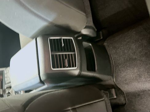 Used 2025 Kia Sportage LX image 28